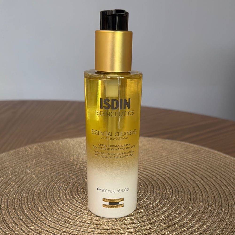 ISDIN Essential Cleansing Oil-Based Cleanser